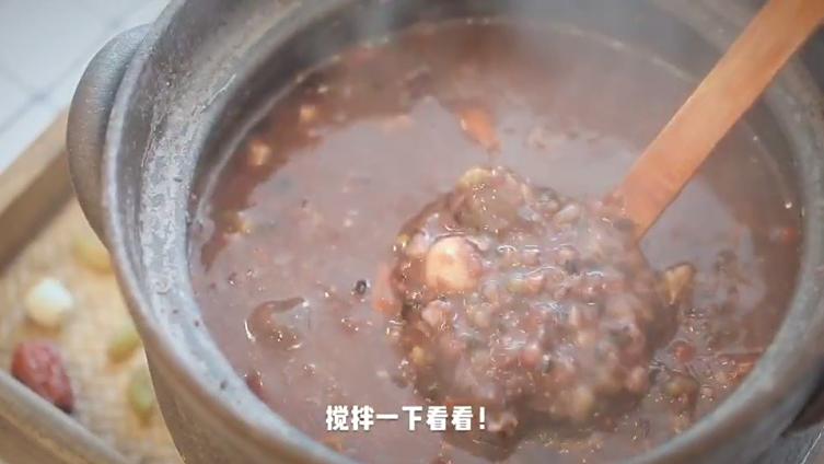【又是一年腊八节,小虹教你做热乎乎的腊八粥】血糯米、大米、小米、薏仁、红豆...今晚回家就